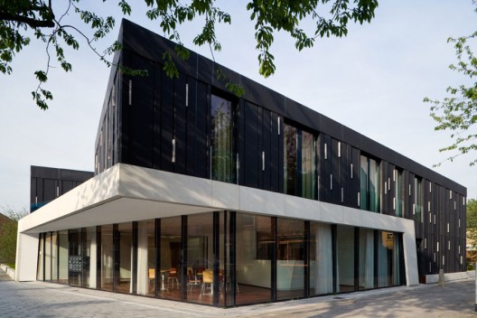 Protected Housing / möhn + bouman bv