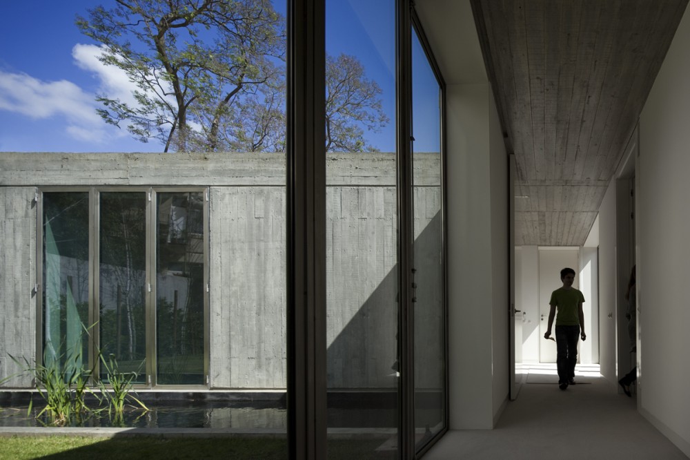 Santa Isabel House / Ricardo Bak Gordon