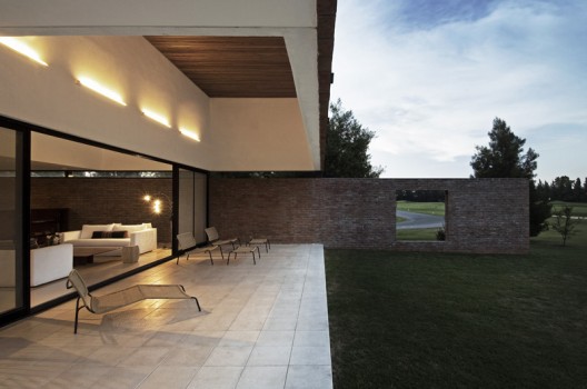 MYP House / Estudio BaBO