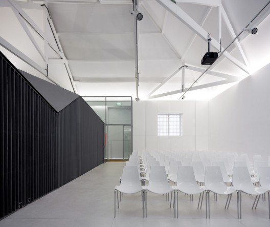 Architect's Office In Matosinhos / Nuno Sampaio Arquitetos