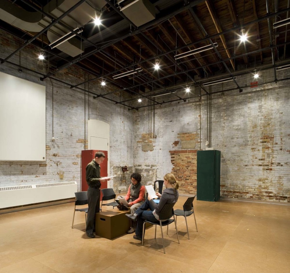 Young Centre for the Performing Arts / KPMB Architects
