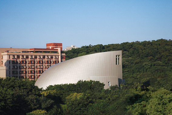 Church of Suan-Lien Center for the Elderly / J.J. Pan & Partners