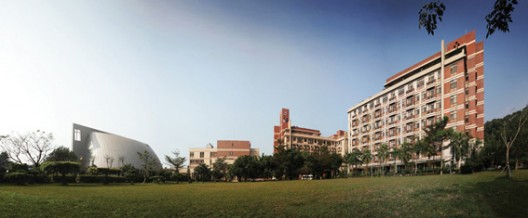 Church of Suan-Lien Center for the Elderly / J.J.Pan & Partners