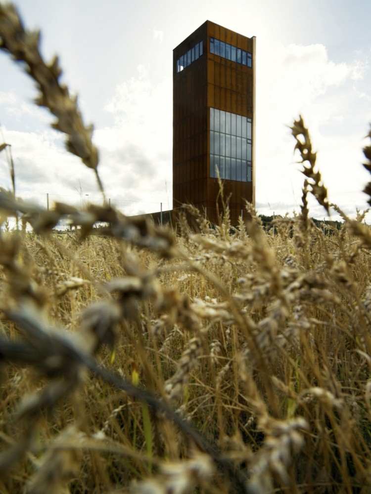 Solberg Tower & Rest Area / Saunders Architecture