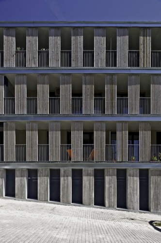Torrelles Public Housing / BBarquitectes
