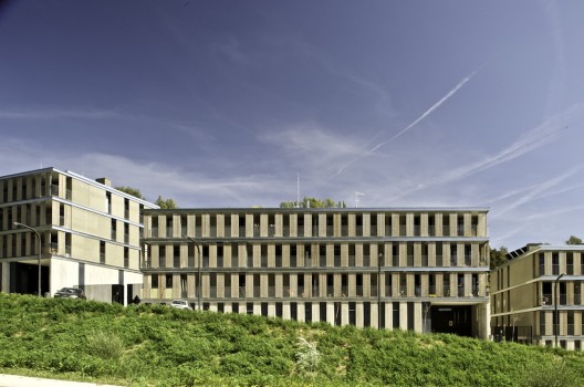 Torrelles Public Housing / BBarquitectes