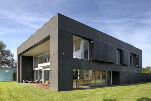 Safe House / KWK Promes