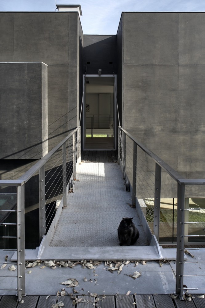 Safe House / KWK Promes