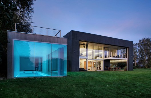 Safe House / KWK Promes