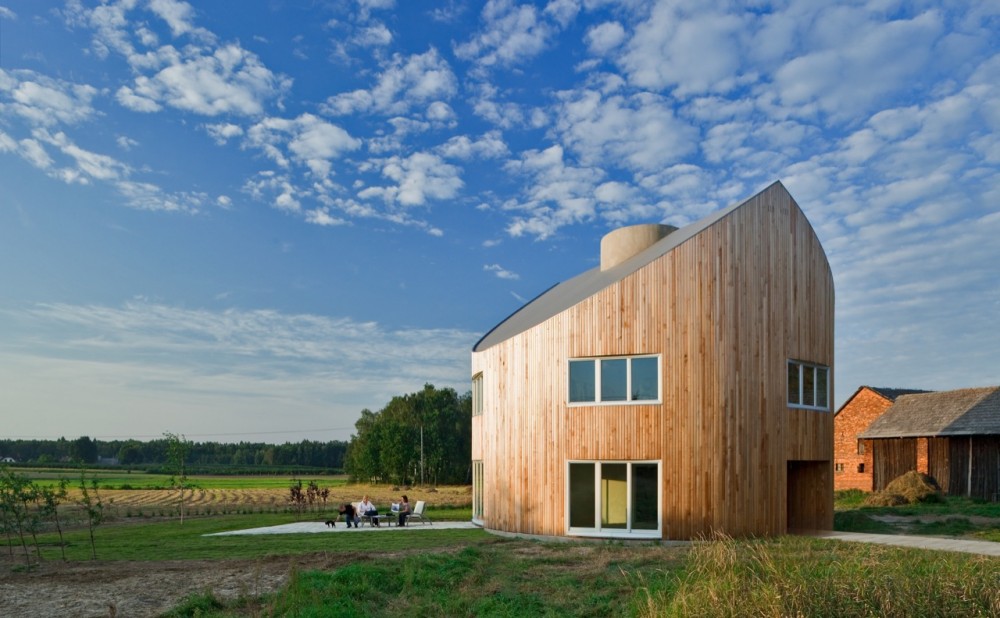 Standard House / KWK Promes