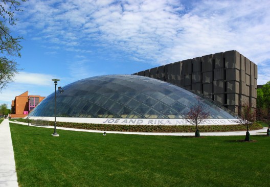 Joe and Rika Mansueto Library / Murphy Jahn