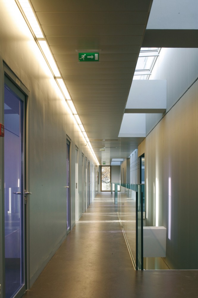 Seine-Amont Site Management Offices /  aasb_agence d’architecture suzelbrout