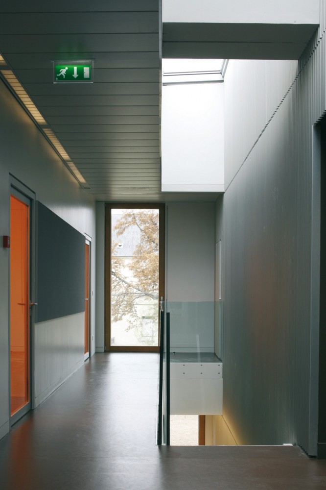 Seine-Amont Site Management Offices /  aasb_agence d’architecture suzelbrout
