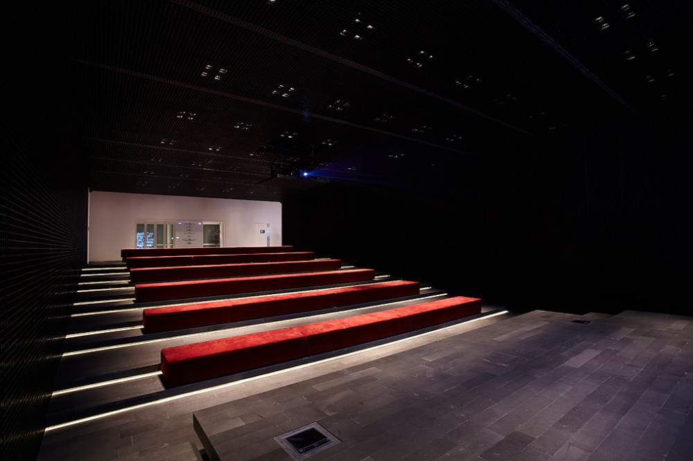 Walk-in Cinema / Suyabatmaz Demirel Architects