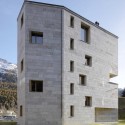 Apartment Building Buff / Pablo Horváth © Roger Frei