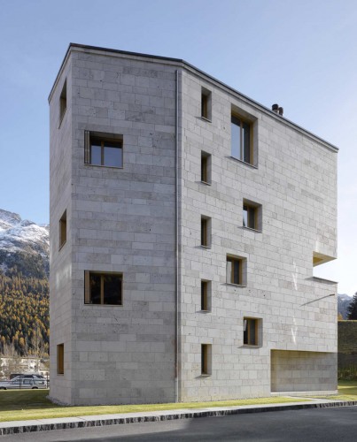 Apartment Building Buff / Pablo Horváth