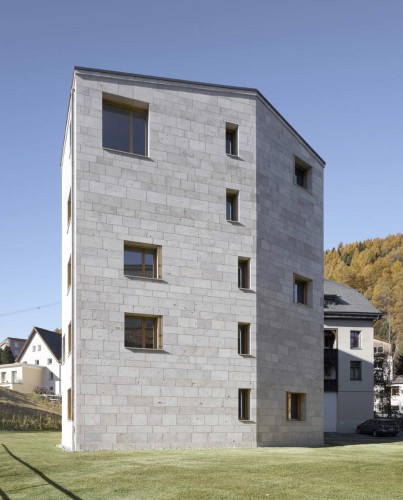 Apartment Building Buff / Pablo Horváth