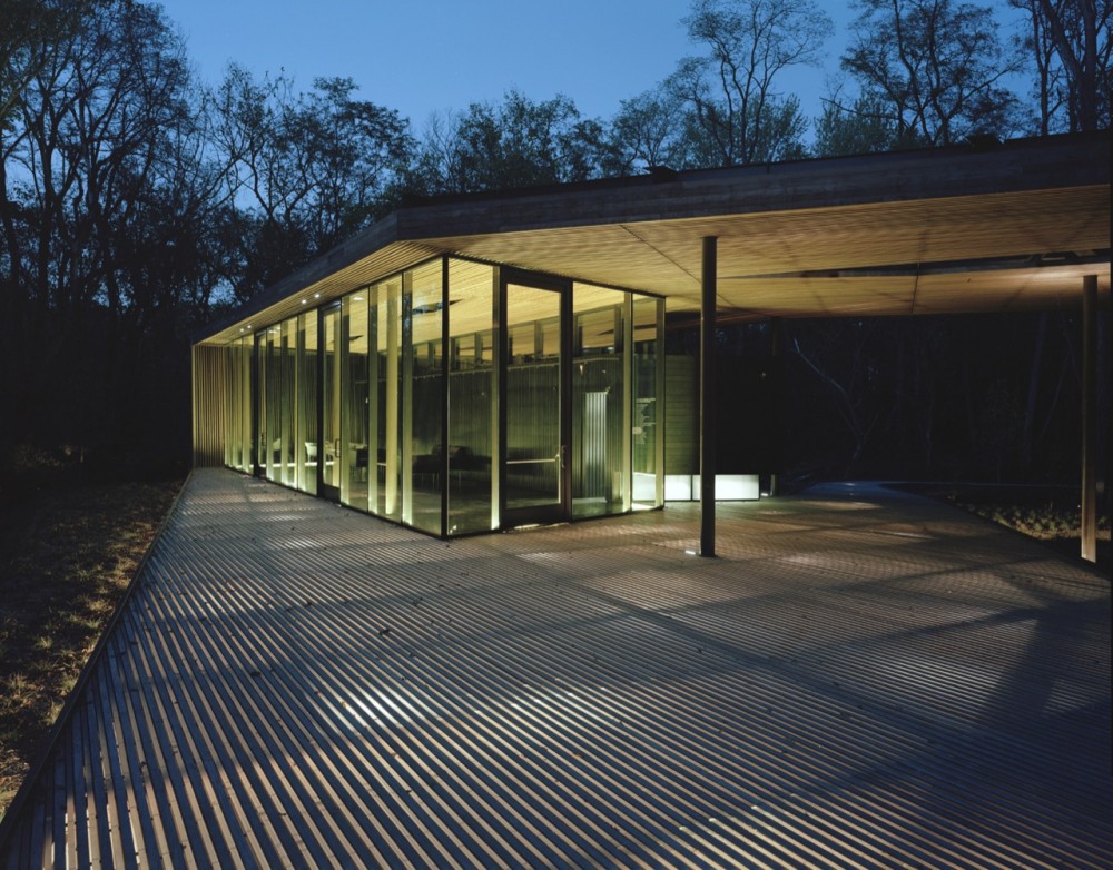 The Ruth Lilly Visitors Pavilion / Marlon Blackwell Architect