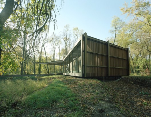 The Ruth Lilly Visitors Pavilion / Marlon Blackwell Architect