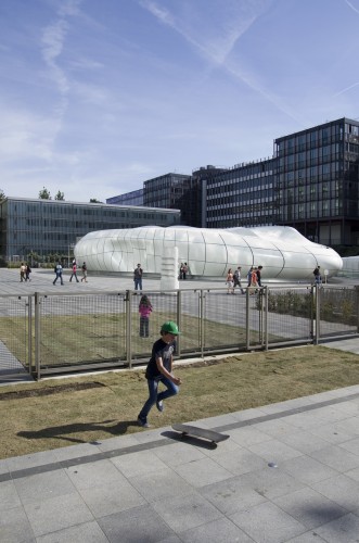 Chanel Mobile Art Pavilion / Zaha Hadid Architects