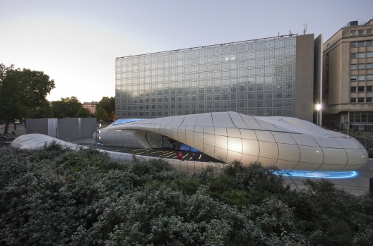 Chanel Mobile Art Pavilion / Zaha Hadid Architects