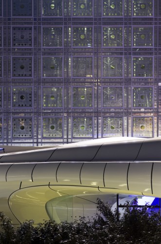 Chanel Mobile Art Pavilion / Zaha Hadid Architects