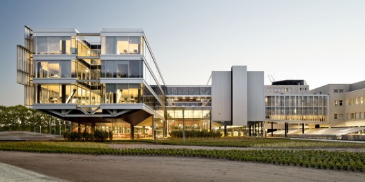 PGGM Headquarters / Mateo Arquitectura