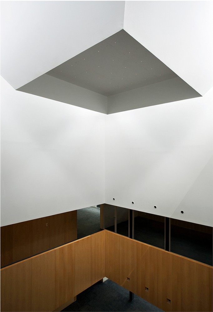 State Reference Center for Mental Care / Peñín Architects