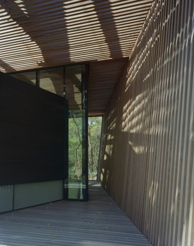The Ruth Lilly Visitors Pavilion / Marlon Blackwell Architect