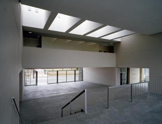 Library and Document Center / Peñín Architects