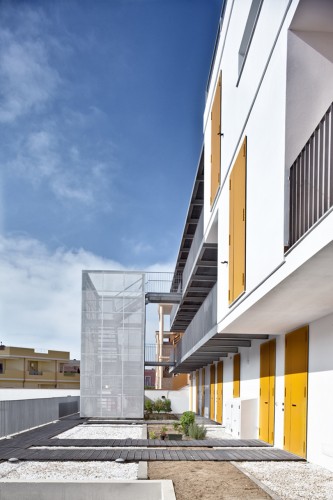 Social Housing Building / 2+1 officina architettura