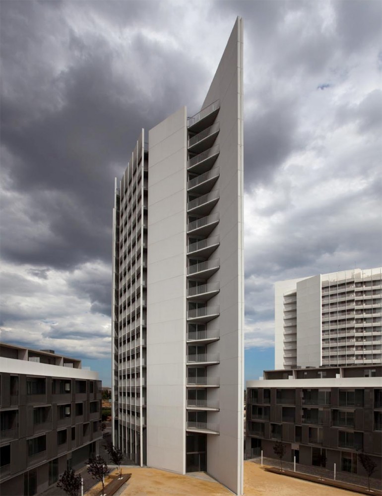 Parc Central Social Housing Building / OAB + Peñín Architects