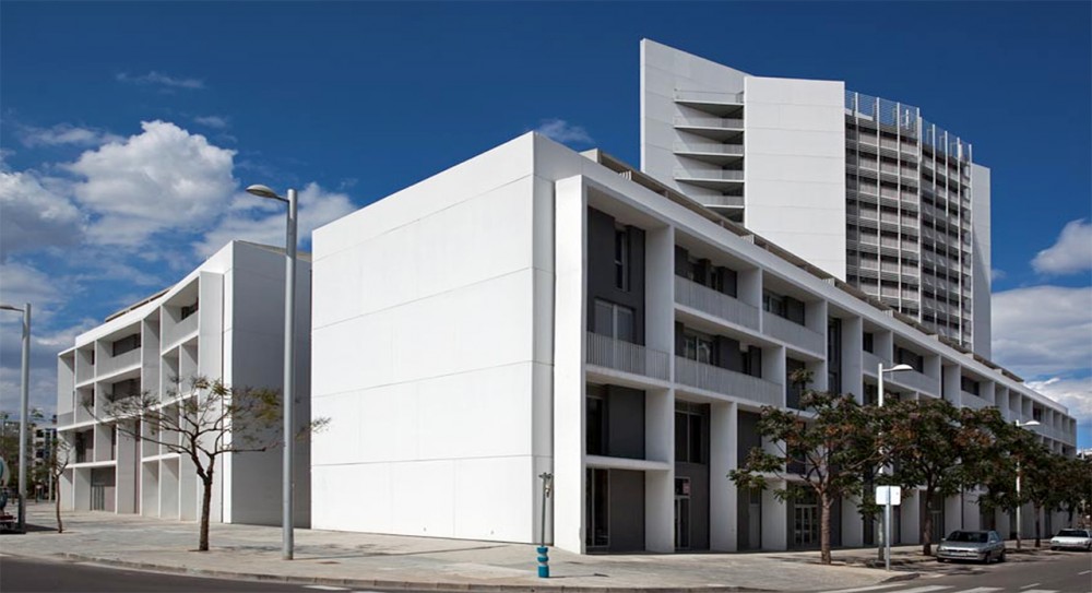 Parc Central Social Housing Building / OAB + Peñín Architects