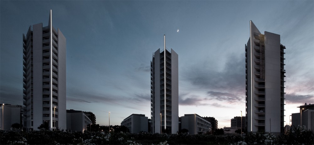 Parc Central Social Housing Building / OAB + Peñín Architects
