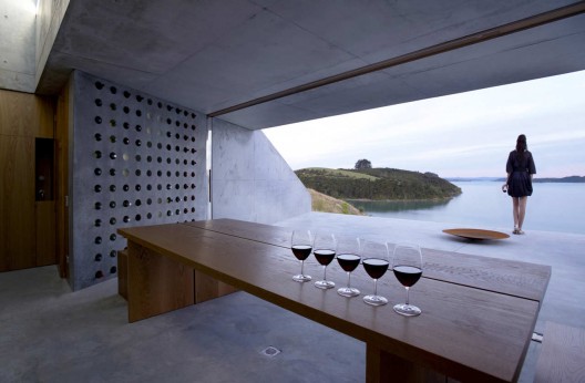 Wiroa Station Wine Cellar / Mateo Arquitectura