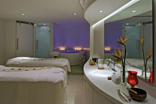 Aura Spa At The Park Hotel / Khosla Associates