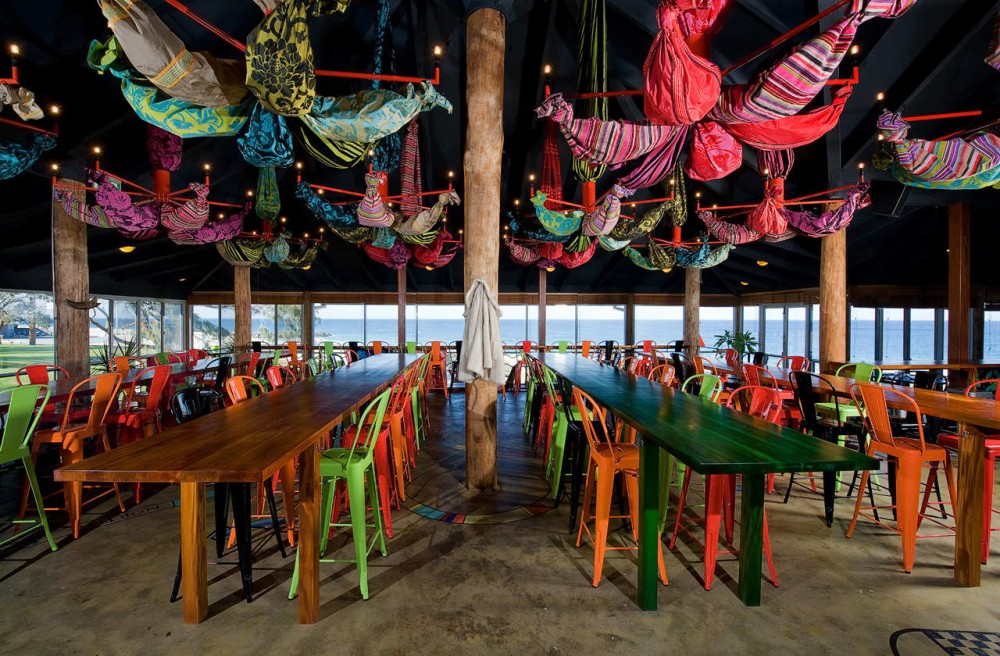 Clancy’s Fish Bar City Beach / Paul Burnham Architect