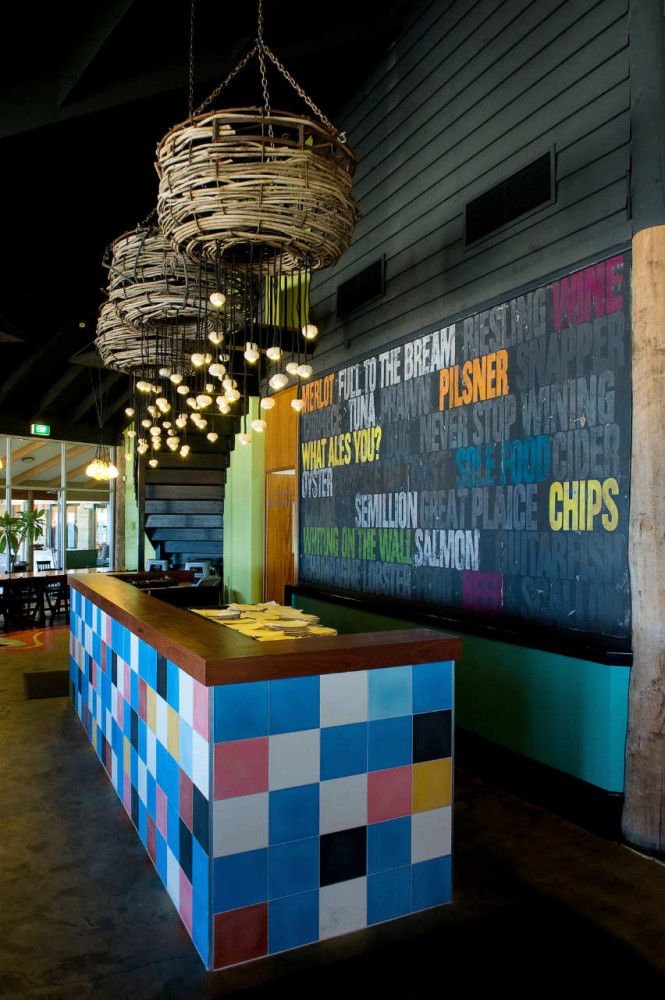 Clancy’s Fish Bar City Beach / Paul Burnham Architect