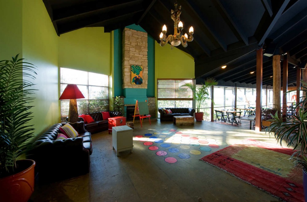 Clancy’s Fish Bar City Beach / Paul Burnham Architect