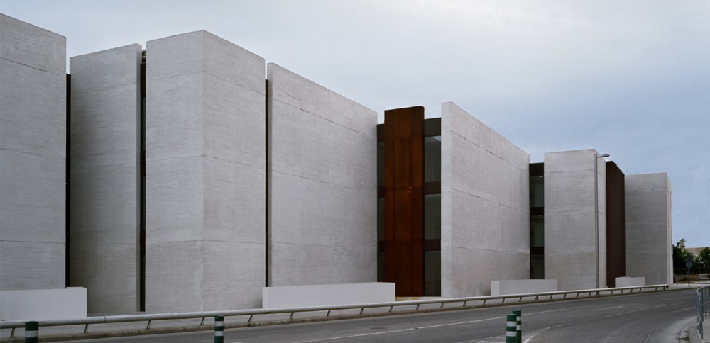 Seniors Residence and San José Chapel / Peñín Architects
