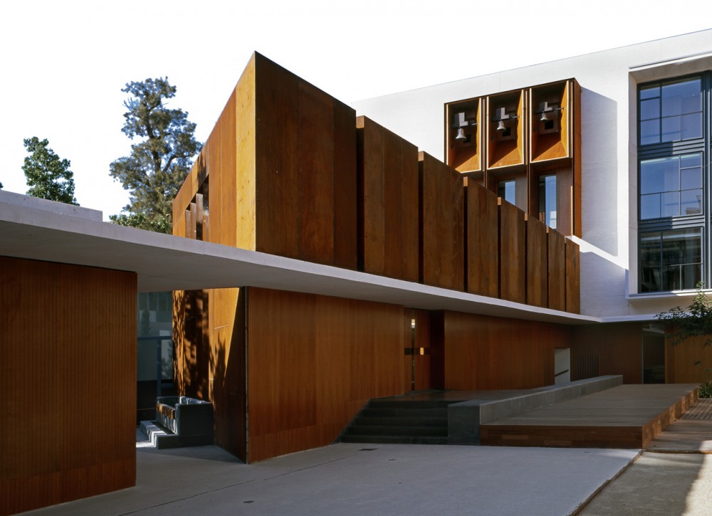 Seniors Residence and San José Chapel / Peñín Architects