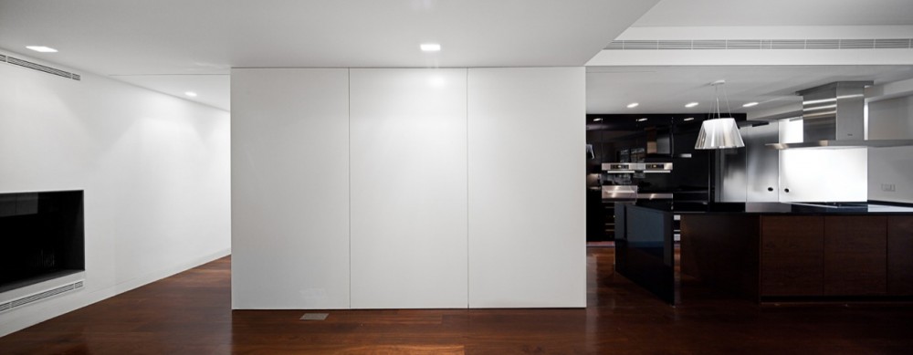Palma Apartment / Pedra Silva Architects