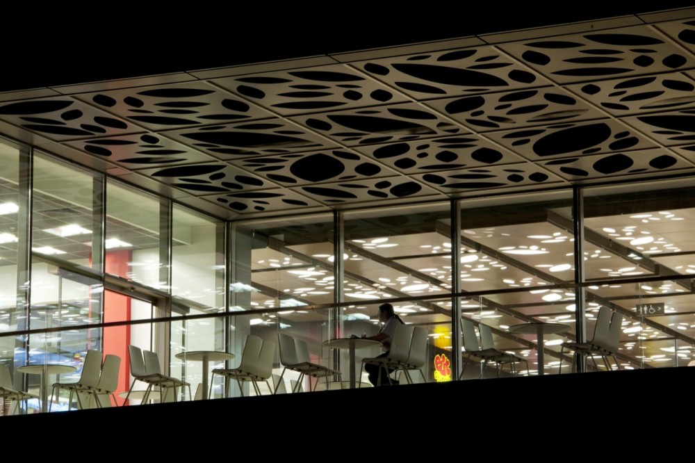 Asmacati Shopping Center / Tabanlioglu Architects