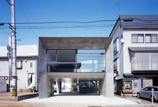 Cadre House / Apollo Architects & Associates