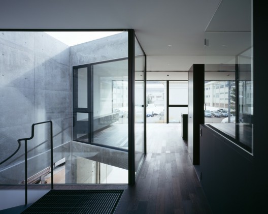 Cadre House / Apollo Architects & Associates