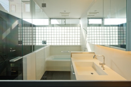 Cadre House / Apollo Architects & Associates