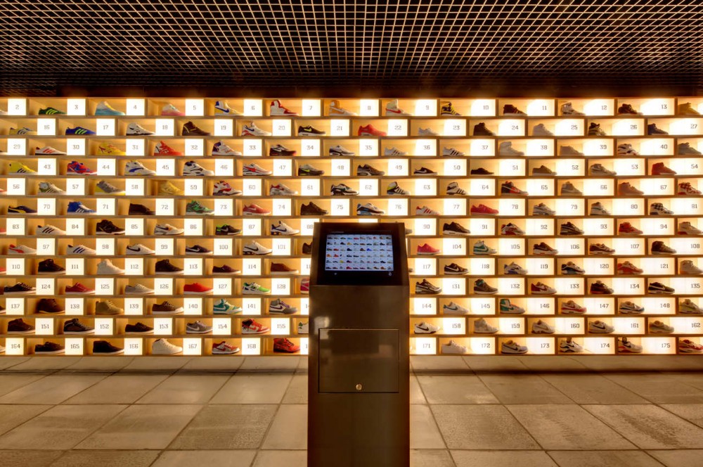 Sneakerology / Facet Studio