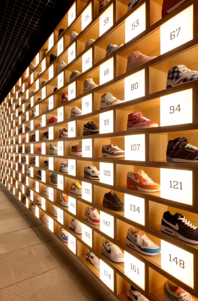 Sneakerology / Facet Studio