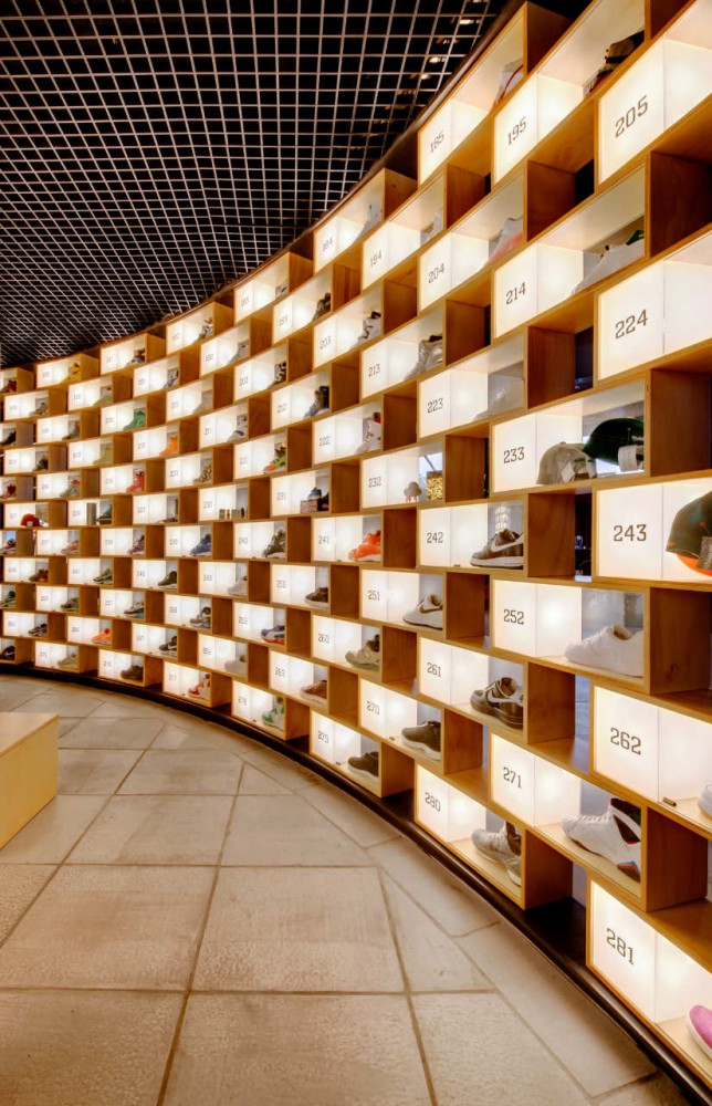 Sneakerology / Facet Studio