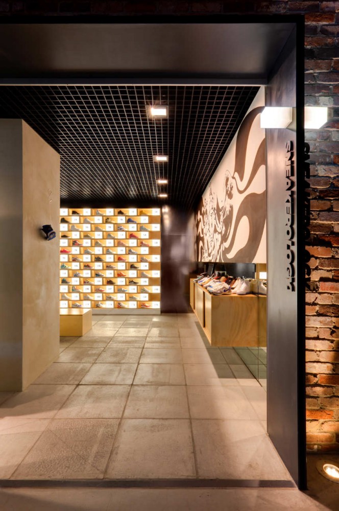 Sneakerology / Facet Studio